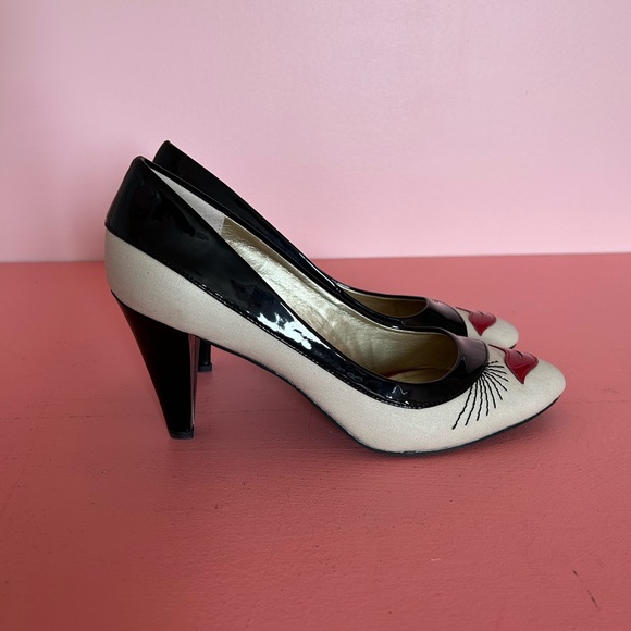 Seychelles size 11 novelty face pump - Picture 1 of 2